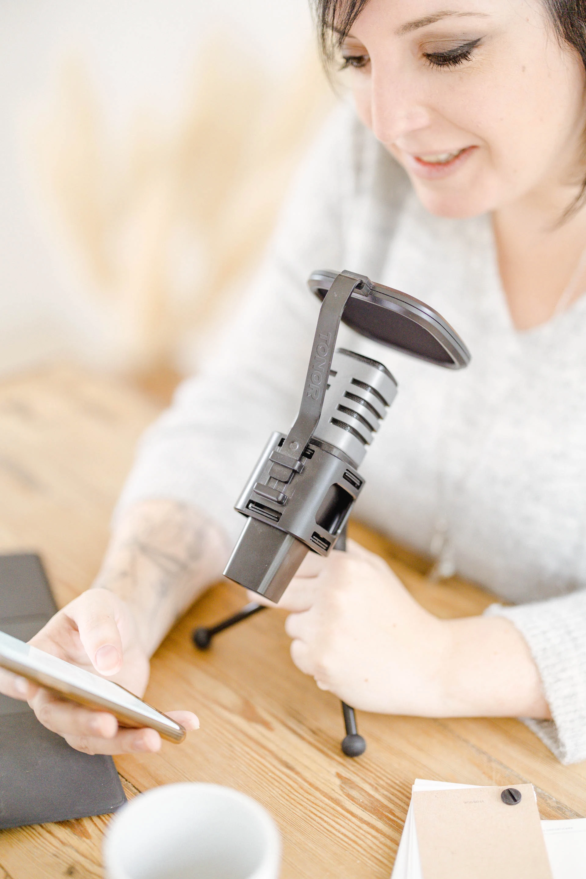 fournitures de bureau gris marron professionnel